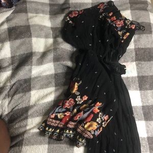 Black Overrall/ Romper w Floral Design 💐🖤